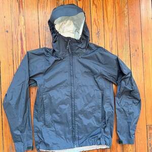 Patagonia Men's Torrentshell H2No Rain Jacket in Gray